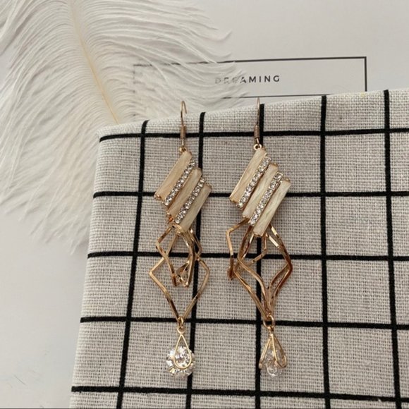 Parisian Style Crystal Drop Earrings - Picture 2 of 9